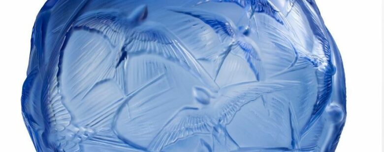 Vase hirondelles cristal bleu saphir lalique - Pujol maison
